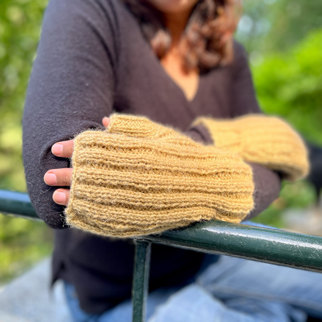 Winter Cap & Gloves (Beige) Winter Cap & Gloves (Beige)