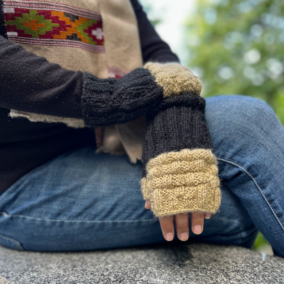 Winter Cap & Gloves (Black-Beige) Winter Cap & Gloves (Black-Beige)