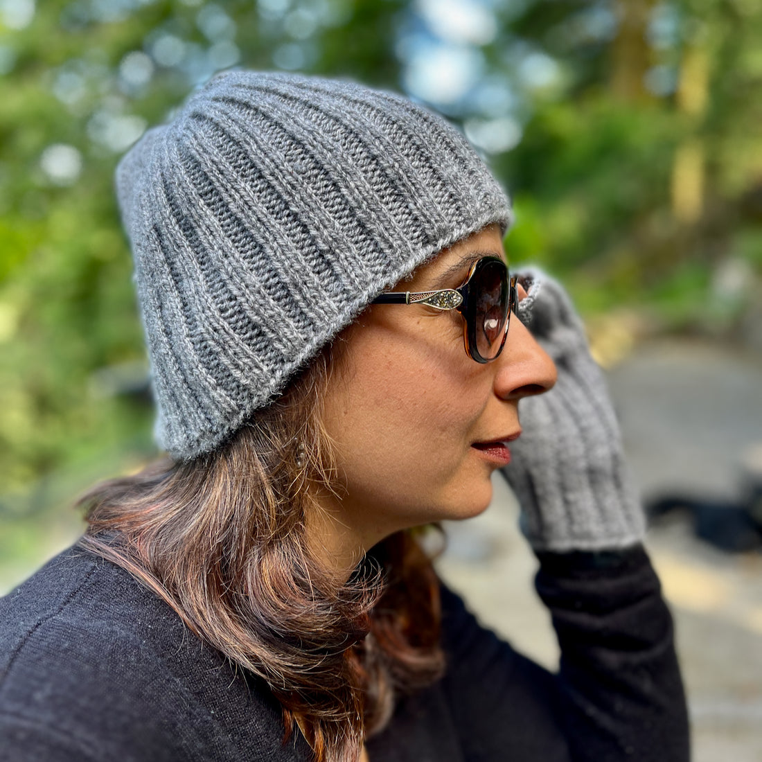 Winter Cap & Gloves (Grey) Winter Cap & Gloves (Grey)