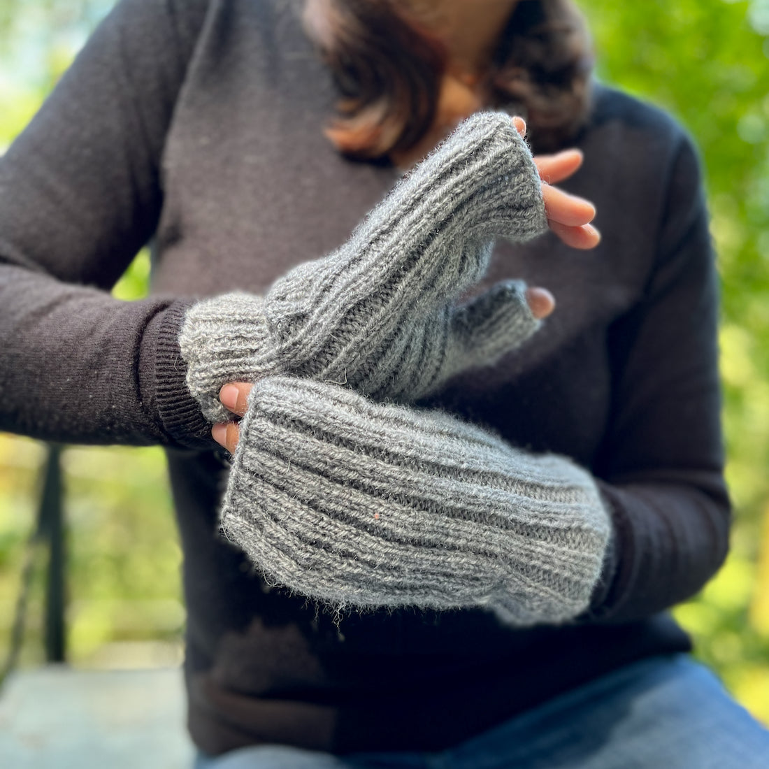 Winter Cap & Gloves (Grey) Winter Cap & Gloves (Grey)