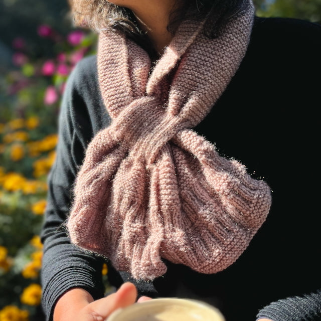 Hand-knitted Muffler (Peach) Hand-knitted Muffler (Peach)