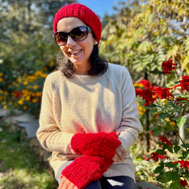 Winter Cap &; Gloves (Red) Winter Cap &; Gloves (Red)