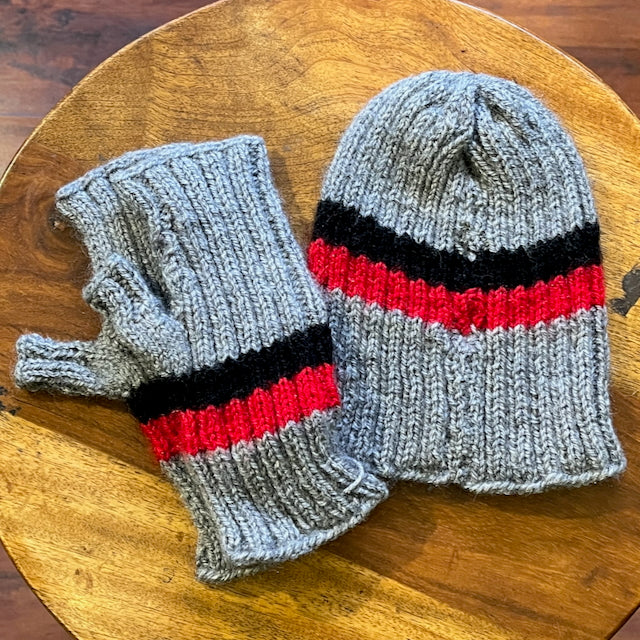Winter Cap &; Gloves (Sports Grey) Winter Cap &; Gloves (Sports Grey)